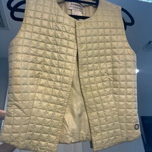 Chanel small quilted vest eu 40.